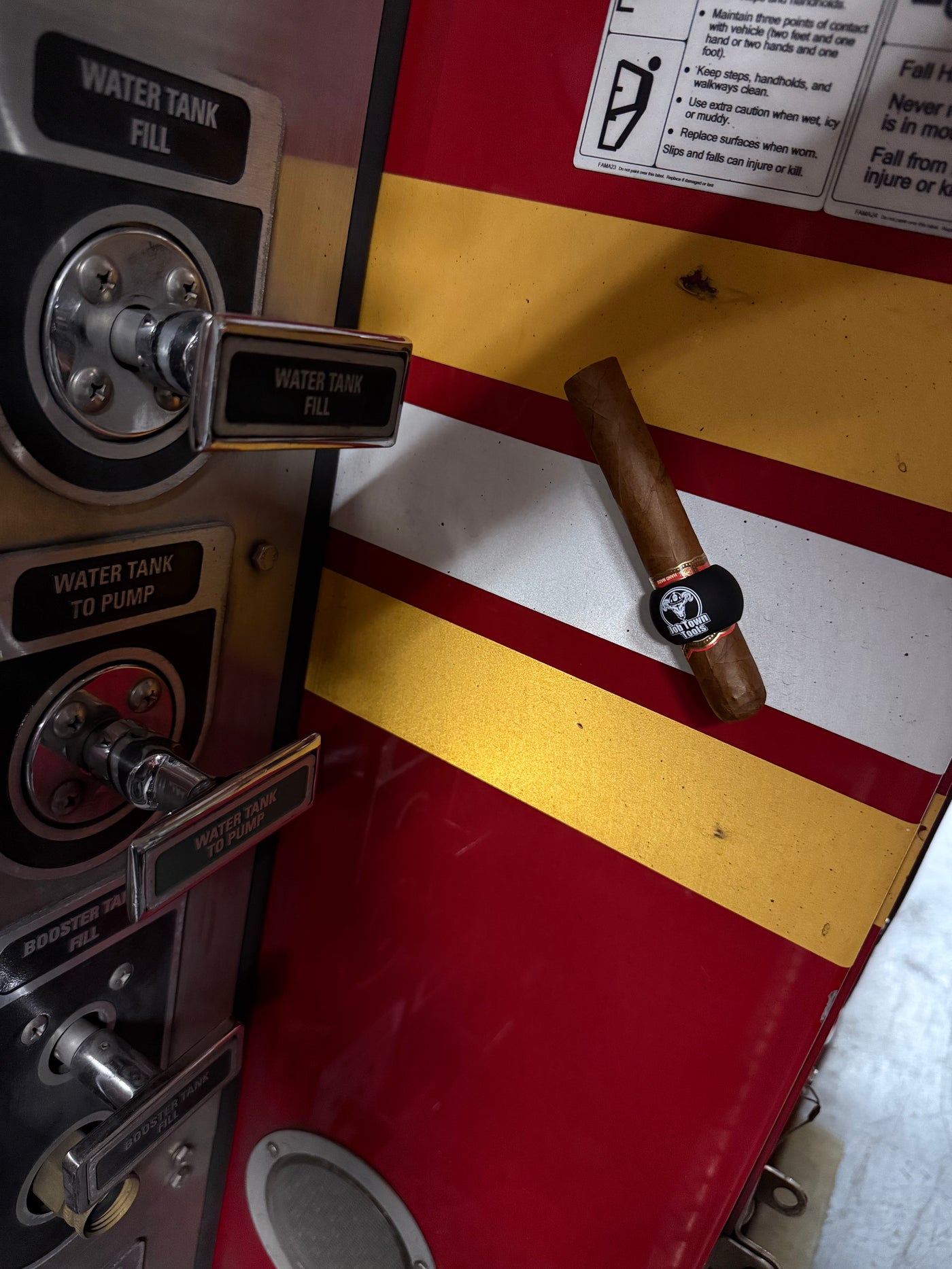 Stogie Magnet - Magnetic Cigar Holder